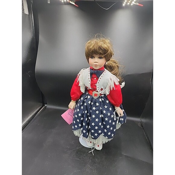 DOLL - PORCELAIN COWGIRL - 17" - BROWN CURLY HAIR - PARADISE GALLERIES - GOOD CO - Picture 1 of 9